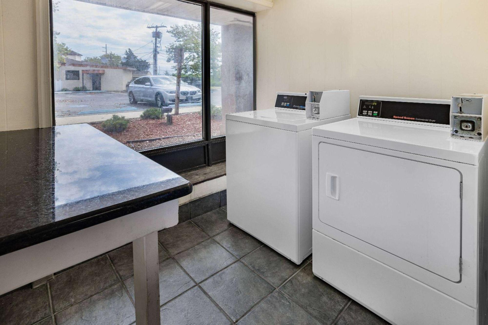 Ramada By Wyndham West Atlantic City Egg Harbor Township Esterno foto